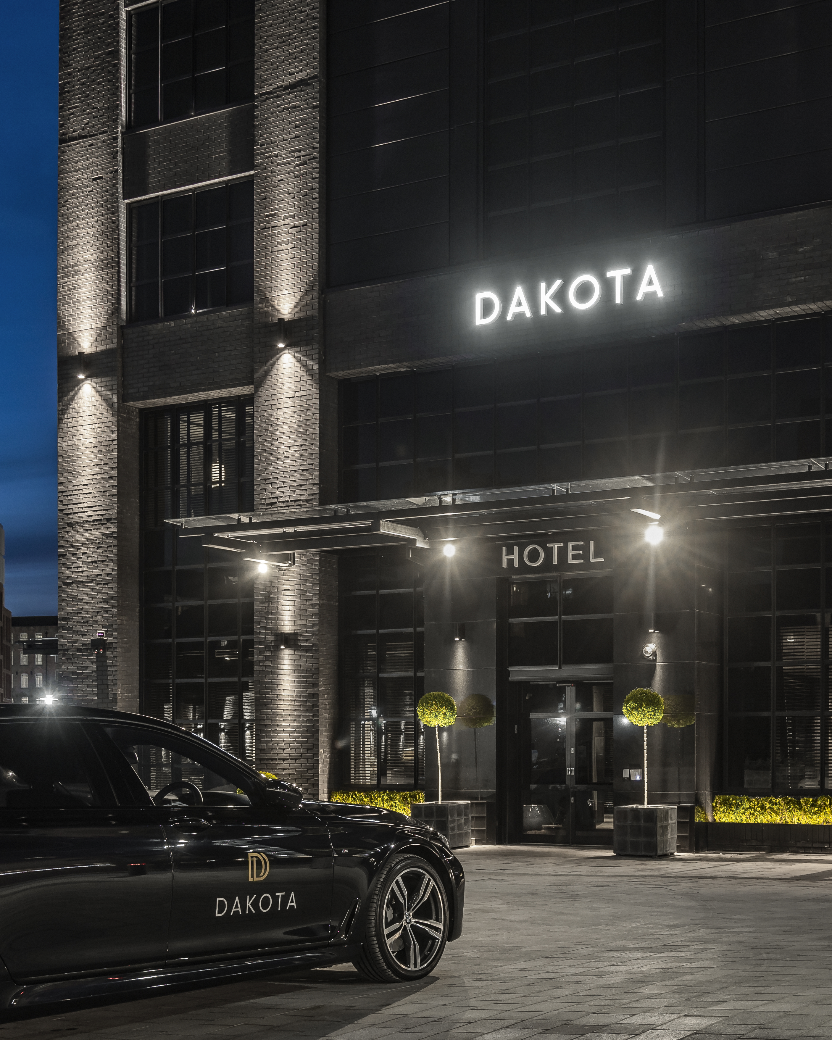Dakota Hotel - External