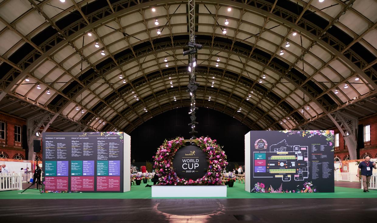 Interflora_World_cup_central