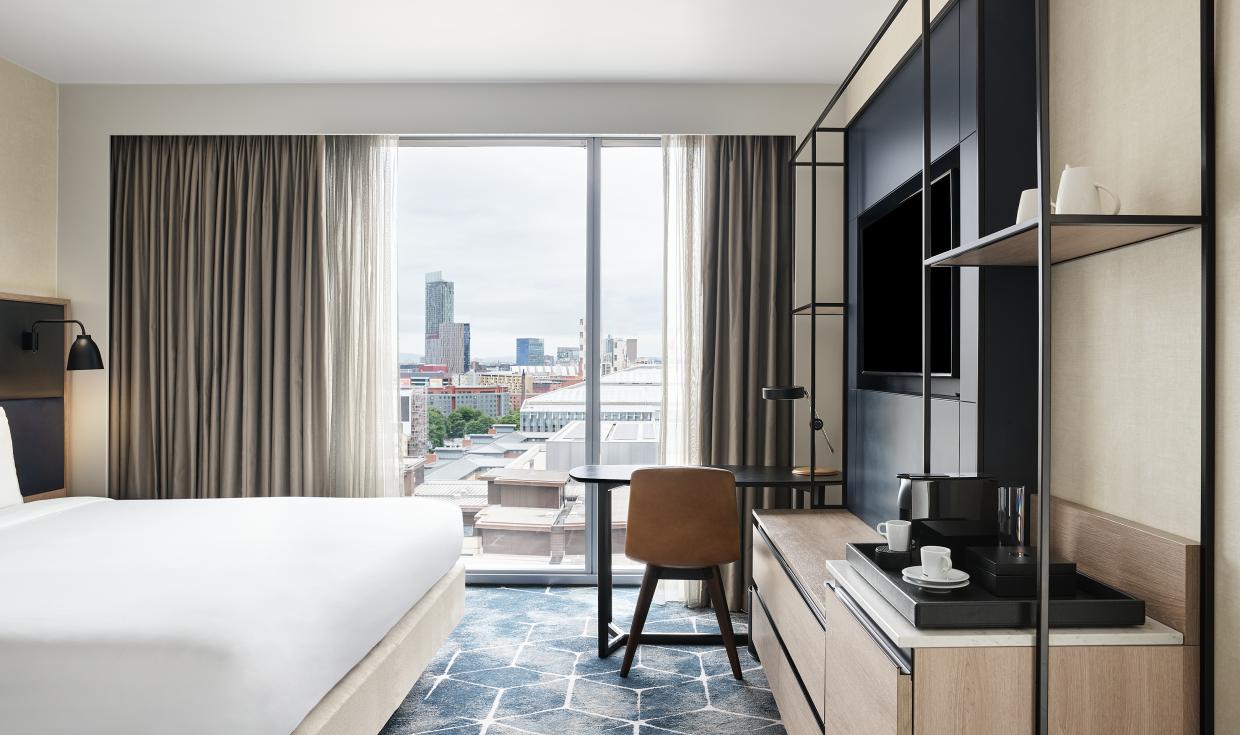 MANRM-King-Room-Close
